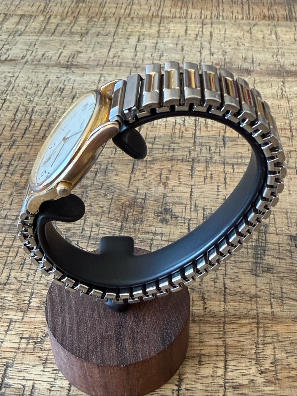 Vintage Citizen Two-Tone Gold and Silver Quartz Dress Watch with White Dial - Picture 5 of 7